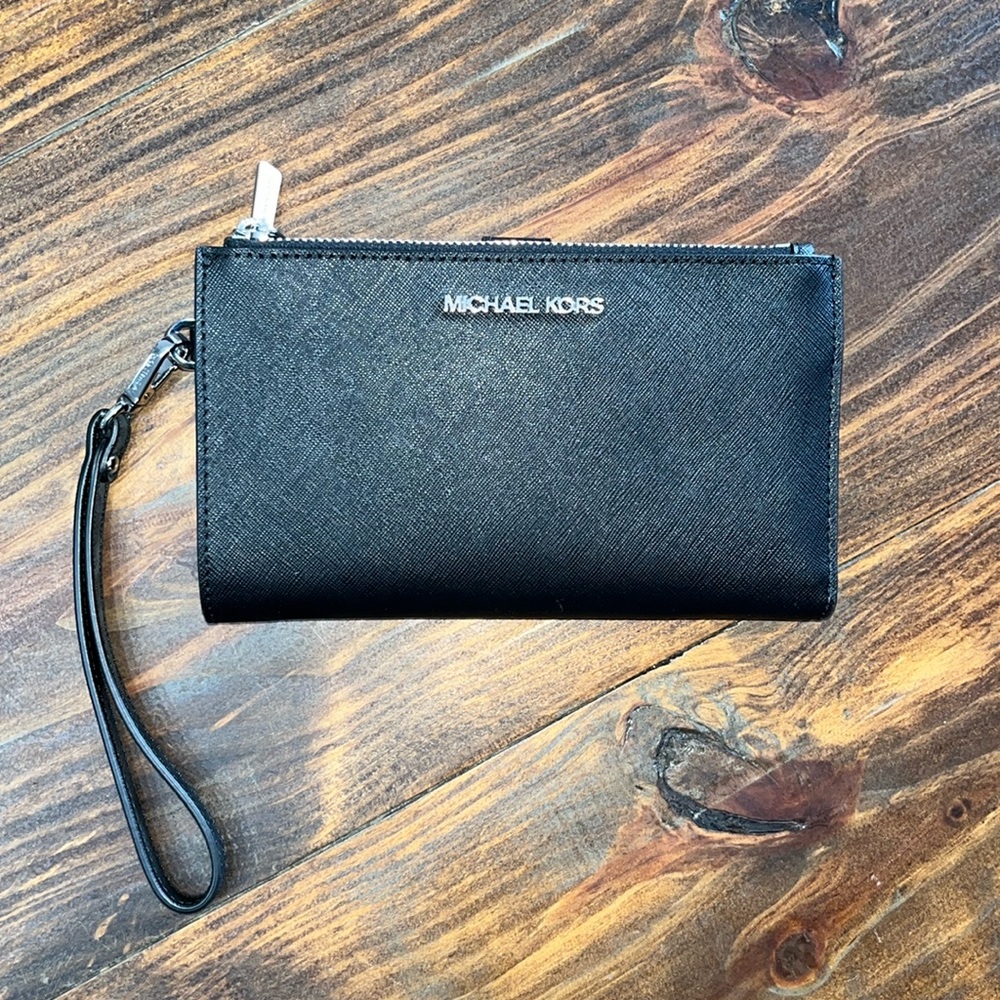 Michael Kors Wallet/Wristlet